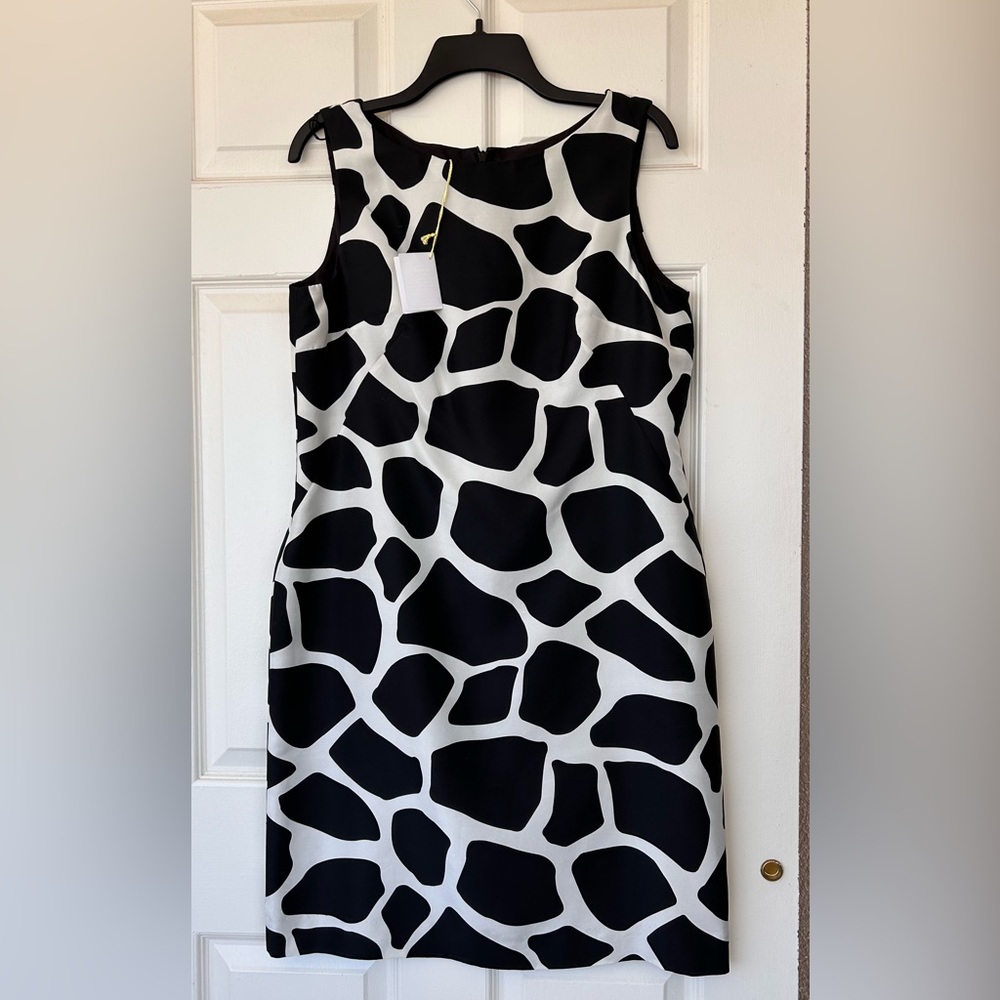 Black and White Sleeveless Dress